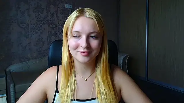 Snapshot of Milka_kiss_ chatting on 06-03-26, 02:33 Milka kiss online show from 06-03-26, 02:33