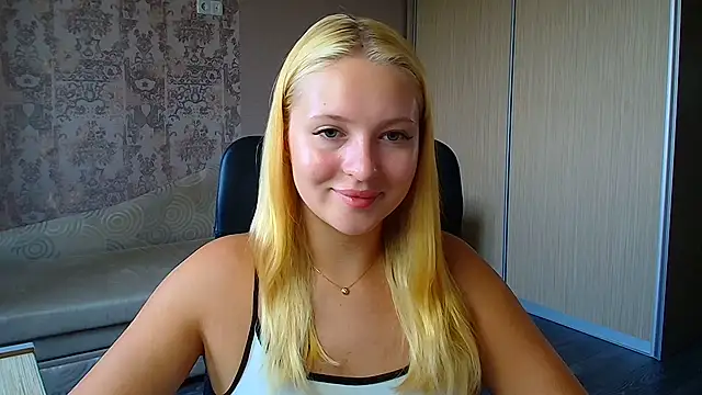 Snapshot of Milka_kiss_ chatting on 08-06-26, 10:06 Milka kiss online show from 08-06-26, 10:06