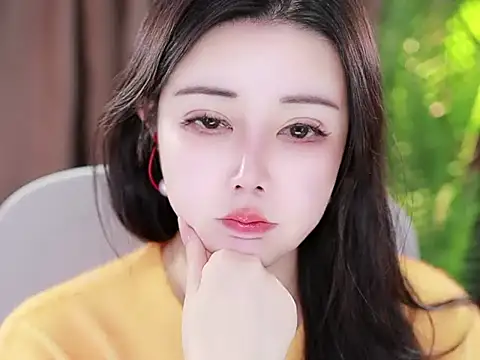 Qiaoqiao  online show from 01-26-25, 05:13