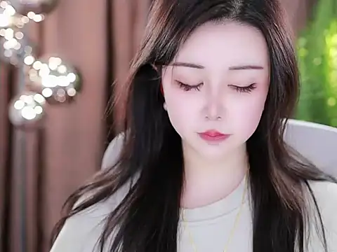 Qiaoqiao  online show from 02-15-25, 10:11