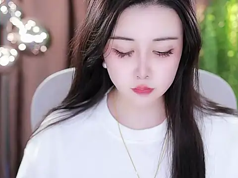 Qiaoqiao  online show from 02-17-25, 04:59