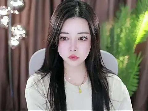 Qiaoqiao  online show from 02-28-25, 05:04