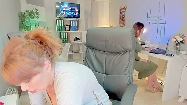 Snapshot of Butterflyblue_dream chatting on 03-11-25, 02:40 Butterflyblue dream online show from 03-11-25, 02:40