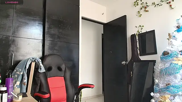 Haruto2001 online show from 12-16-24, 06:49