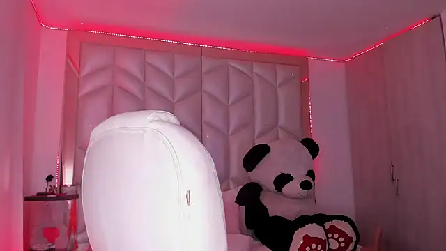 AlhanaRose online show from 11-27-25, 12:13