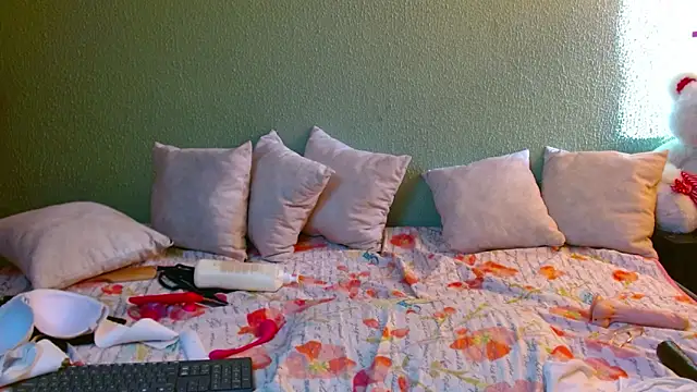 Snapshot of MirandaDream2 chatting on 01-19-25, 08:51 MirandaDream2 online show from 01-19-25, 08:51