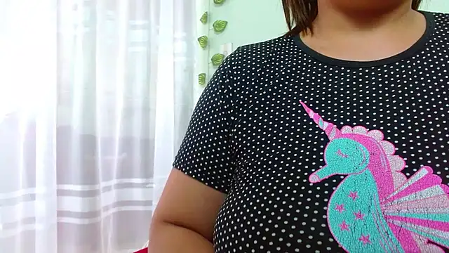 Snapshot of MirandaDream2 chatting on 10-07-25, 02:14 MirandaDream2 online show from 10-07-25, 02:14