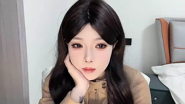 Snapshot of Q-ing chatting on 02-14-25, 02:12 Q-ing online show from 02-14-25, 02:12