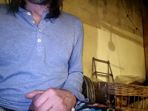 Snapshot of stavroun chatting on 10-31-25, 02:34 stavroun online show from 10-31-25, 02:34