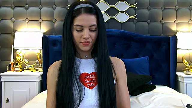 LeyaCass online show from 02-20-25, 12:04