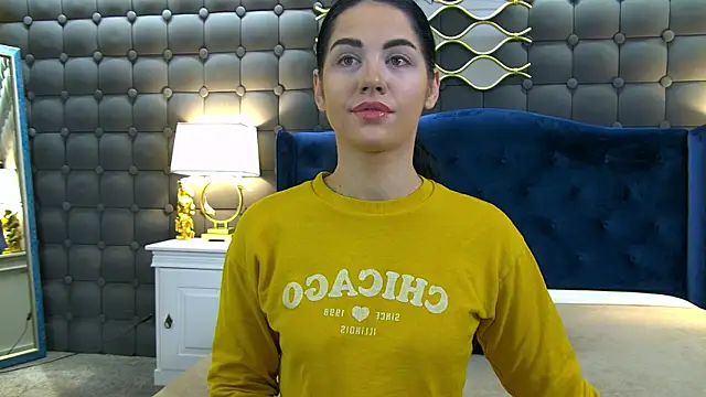 LeyaCass online show from 11-30-25, 03:43