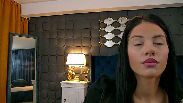 LeyaCass online show from 03-14-26, 04:18