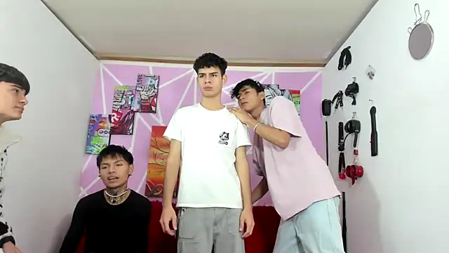 Snapshot of Fresahot2005 chatting on 12-19-24, 07:40 Fresahot2005 online show from 12-19-24, 07:40