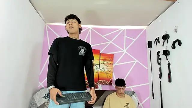 Snapshot of Fresahot2005 chatting on 01-27-25, 07:13 Fresahot2005 online show from 01-27-25, 07:13