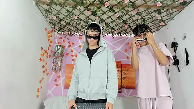 Snapshot of Fresahot2005 chatting on 03-17-25, 07:48 Fresahot2005 online show from 03-17-25, 07:48