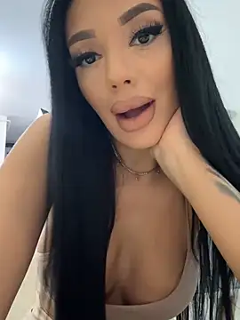 amirahylerr online show from 01-08-25, 09:01