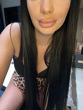 amirahylerr online show from 01-28-25, 08:47