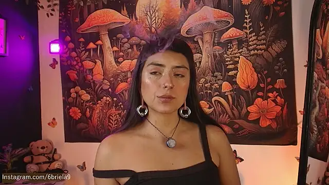 Snapshot of 6Briela9_ chatting on 02-20-26, 08:31 6Briela9 online show from 02-20-26, 08:31