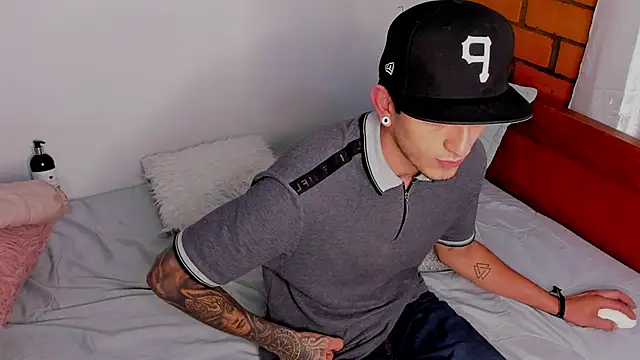 Snapshot of _NATAHSA_ chatting on 01-05-25, 01:56 NATAHSA online show from 01-05-25, 01:56