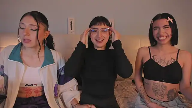 Snapshot of Cintya_Kros chatting on 02-01-25, 04:56 Cintya Kros online show from 02-01-25, 04:56