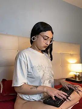 Snapshot of Cintya_Kros chatting on 03-04-25, 07:22 Cintya Kros online show from 03-04-25, 07:22