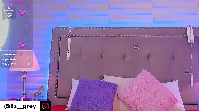 Liz grey  online show from 01-08-25, 12:38