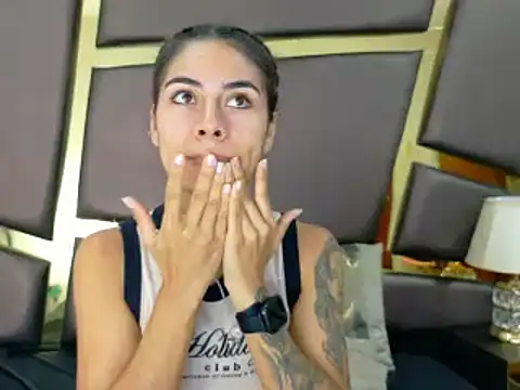 NicoleEsposito online show from 10-16-25, 01:01