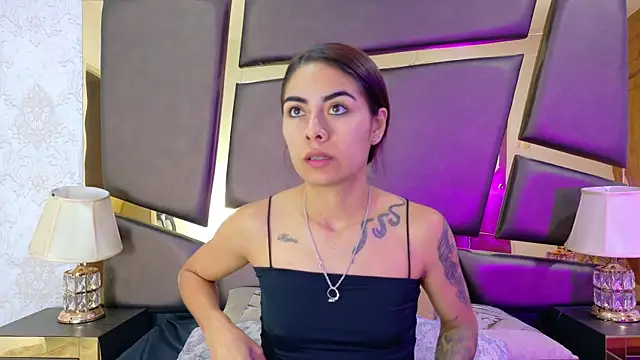 NicoleEsposito online show from 10-20-25, 01:33