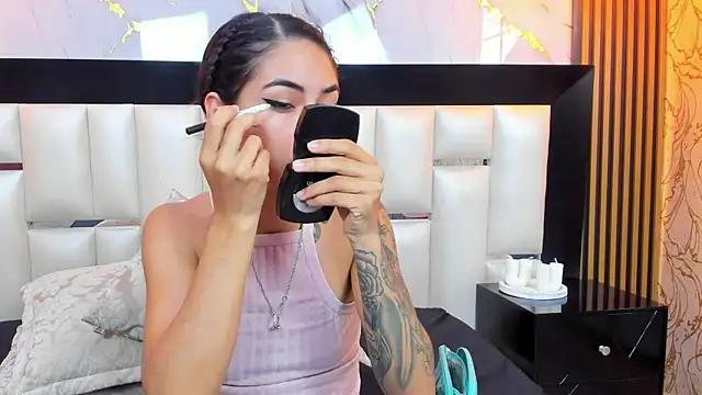 NicoleEsposito online show from 01-15-26, 01:05