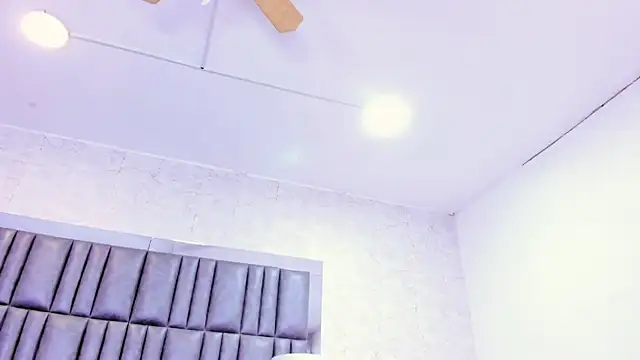 Snapshot of AlisonJaimes chatting on 03-01-25, 03:05 AlisonJaimes online show from 03-01-25, 03:05