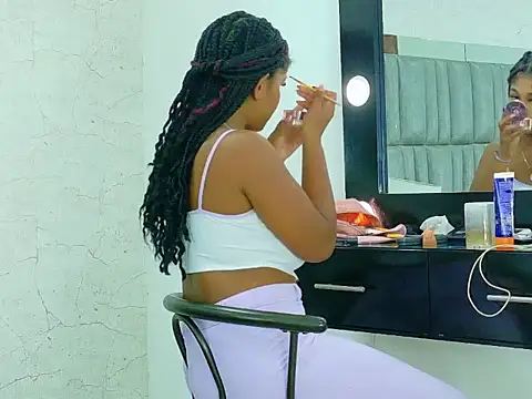 Snapshot of AlisonJaimes chatting on 09-26-25, 12:09 AlisonJaimes online show from 09-26-25, 12:09