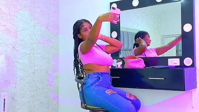 Snapshot of AlisonJaimes chatting on 10-11-25, 01:42 AlisonJaimes online show from 10-11-25, 01:42