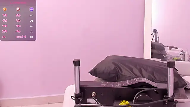 Maddyjohnsonn online show from 12-10-24, 03:52