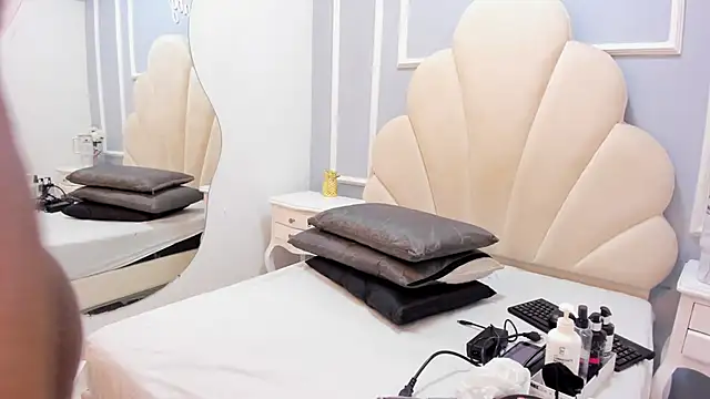 Maddyjohnsonn online show from 01-15-25, 11:43