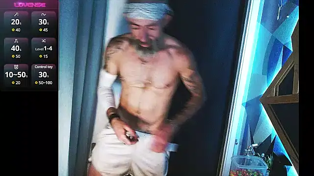 Snapshot of HandyBro chatting on 03-13-25, 12:05 HandyBro online show from 03-13-25, 12:05