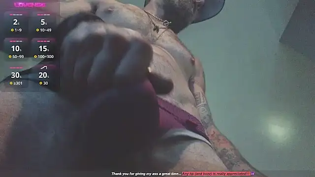 Snapshot of HandyBro chatting on 09-29-25, 03:22 HandyBro online show from 09-29-25, 03:22