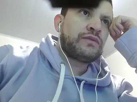 camiloking1720 online show from 12-14-25, 10:36