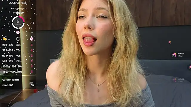 Snapshot of Rainaslater chatting on 02-22-25, 09:04 Rainaslater online show from 02-22-25, 09:04