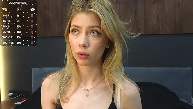 Snapshot of Rainaslater chatting on 03-01-25, 08:21 Rainaslater online show from 03-01-25, 08:21