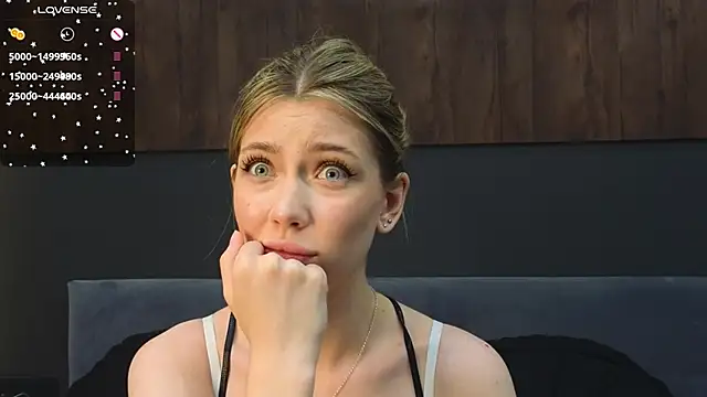 Snapshot of Rainaslater chatting on 03-01-25, 11:26 Rainaslater online show from 03-01-25, 11:26