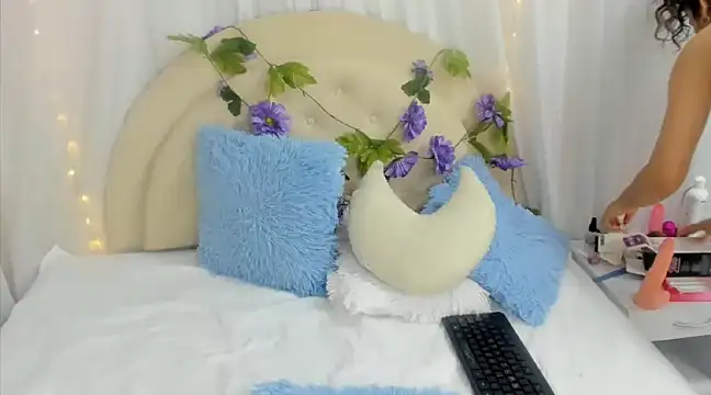 Snapshot of brithany_rousee chatting on 01-04-25, 10:24 brithany rousee online show from 01-04-25, 10:24