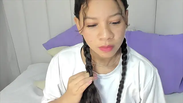 Snapshot of brithany_rousee chatting on 02-06-25, 07:18 brithany rousee online show from 02-06-25, 07:18