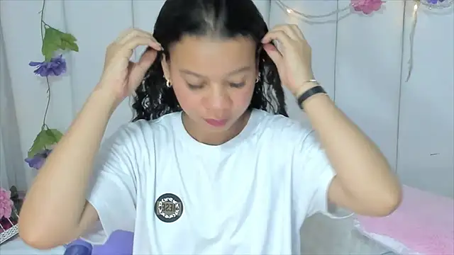 Snapshot of brithany_rousee chatting on 02-27-25, 07:15 brithany rousee online show from 02-27-25, 07:15