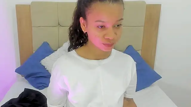 Snapshot of brithany_rousee chatting on 09-23-25, 08:12 brithany rousee online show from 09-23-25, 08:12