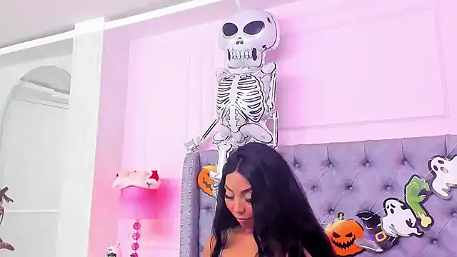 Snapshot of HaileeRoberts chatting on 11-01-25, 12:51 HaileeRoberts online show from 11-01-25, 12:51