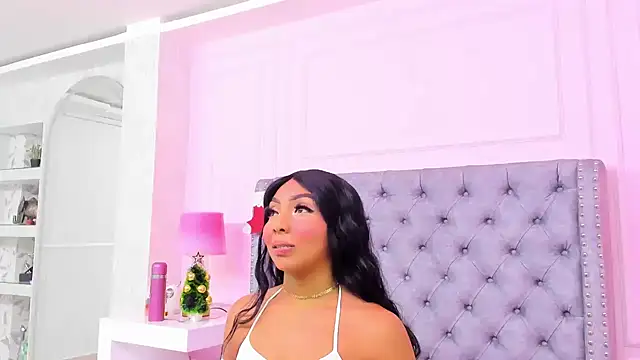 Snapshot of HaileeRoberts chatting on 11-18-25, 12:20 HaileeRoberts online show from 11-18-25, 12:20