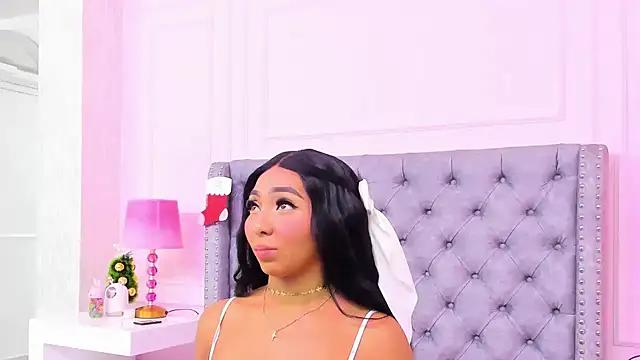 Snapshot of HaileeRoberts chatting on 12-02-25, 12:32 HaileeRoberts online show from 12-02-25, 12:32