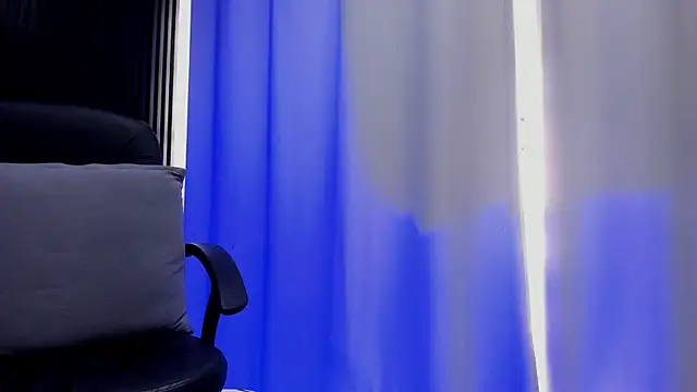 Snapshot of BambiiQueen chatting on 12-27-24, 07:14 BambiiQueen online show from 12-27-24, 07:14