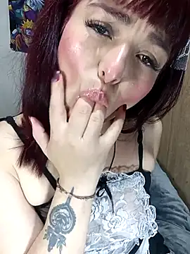 Snapshot of Winona-miu chatting on 02-17-25, 05:10 Winona-miu online show from 02-17-25, 05:10