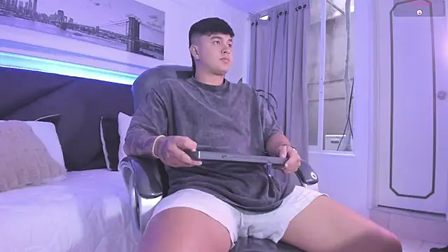 Cristopher strong online show from 12-20-25, 03:08